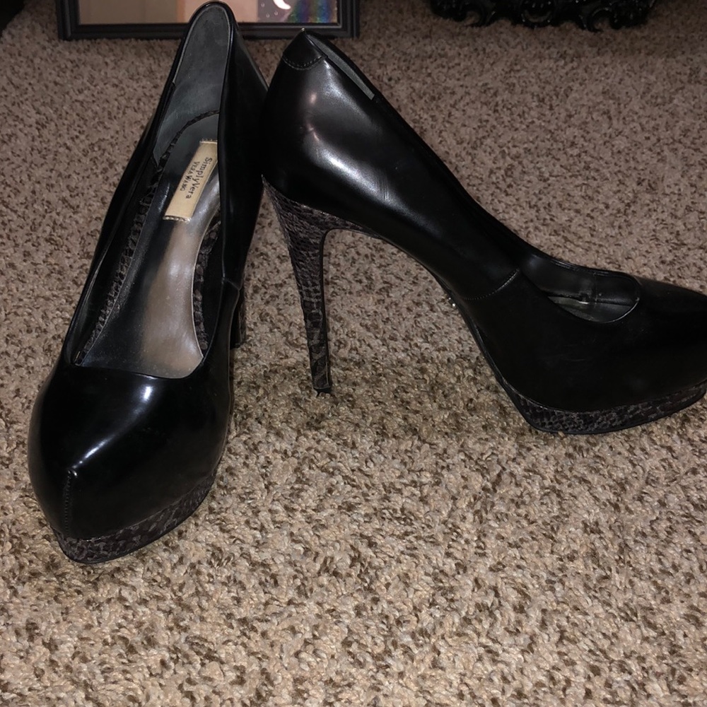 Vera Wang Heels with Snakeprint Bottom